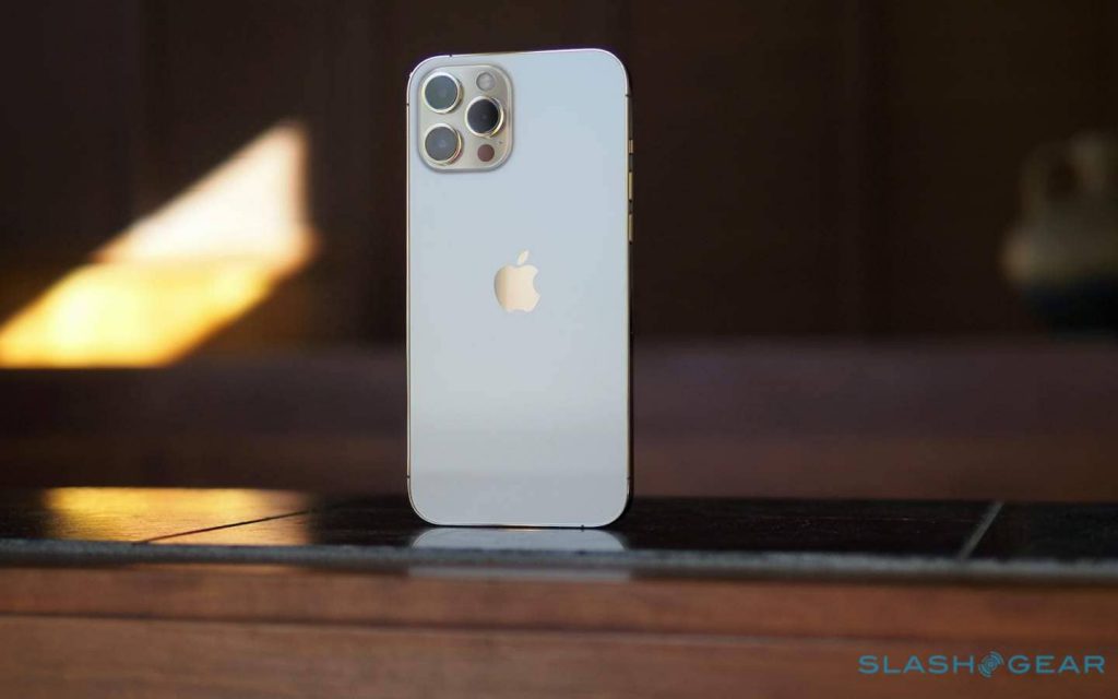 نگاهی به ۵ مورد از جذاب ترین گوشی های سال ۲۰۲۱ five coolest smartphones 2021 2 1024x640 - نگاهی به ۵ مورد از جذاب ترین گوشی های سال ۲۰۲۱