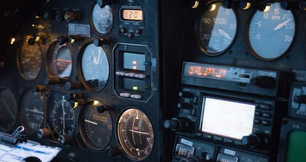 امواج ۵G اختلال شدیدی در پرواز هواپیماها ایجاد میکند FAA warns that certain 5G signals could seriously interfere with commercial aircraft Copy - امواج ۵G اختلال شدیدی در پرواز هواپیماها ایجاد میکند