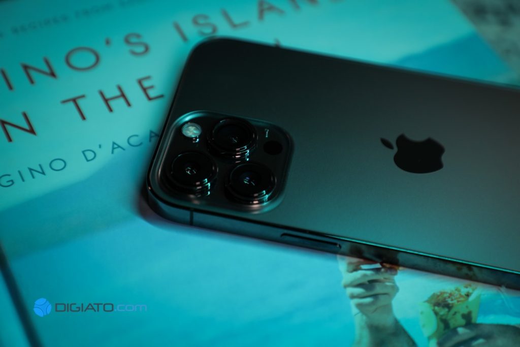 اپل احتمالا درگاه سیمکارت را از خانواده آیفون ۱۴ حذف میکند DigiPic iPhone 13 Pro Max 10 1 1024x683 - اپل احتمالا درگاه سیمکارت را از خانواده آیفون ۱۴ حذف میکند