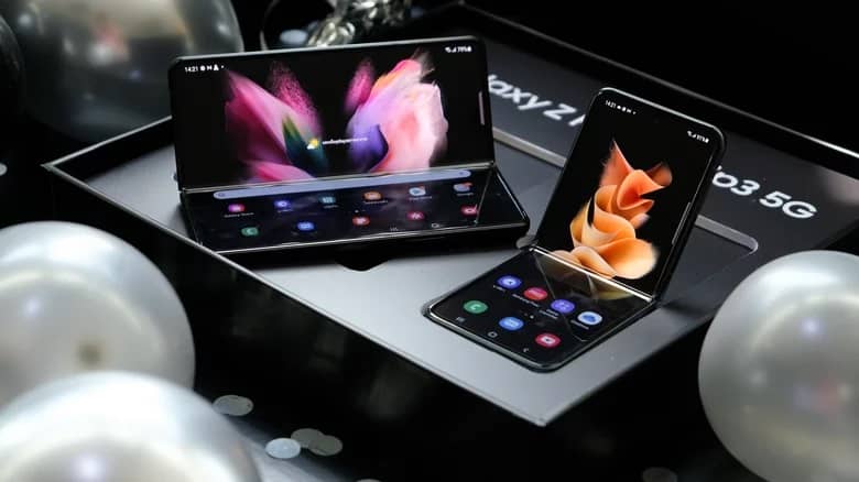 گلکسی S22 بزرگترین ارتقای نرم افزاری خود را به سایر گوشی های سامسونگ هدیه میدهد galaxy z flip 3 - گلکسی S22 بزرگترین ارتقای نرم افزاری خود را به سایر گوشی های سامسونگ هدیه میدهد